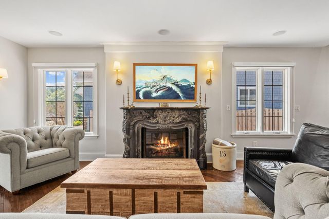 219 Chicago Avenue N, Wayzata, MN 55391