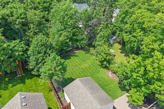 219 Chicago Avenue N, Wayzata, MN 55391
