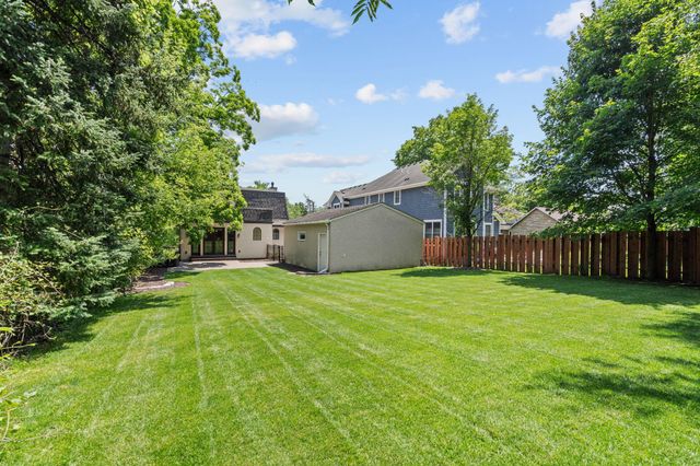 219 Chicago Avenue N, Wayzata, MN 55391