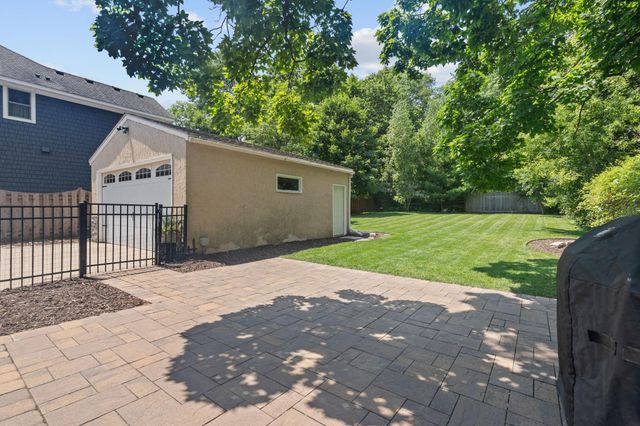 219 Chicago Avenue N, Wayzata, MN 55391