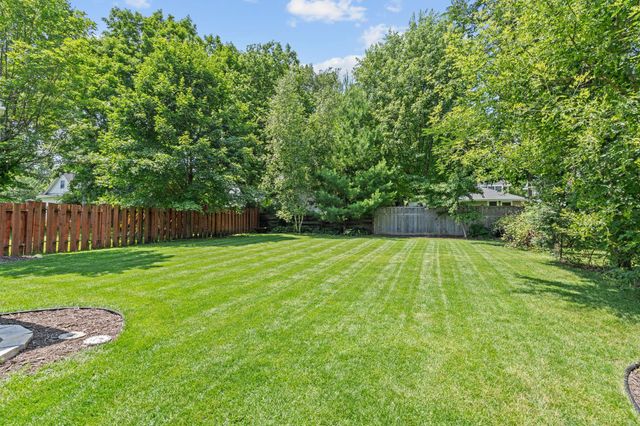 219 Chicago Avenue N, Wayzata, MN 55391