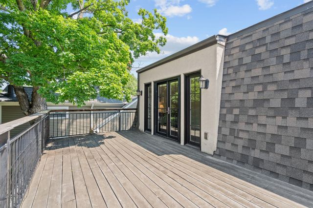 219 Chicago Avenue N, Wayzata, MN 55391