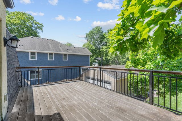 219 Chicago Avenue N, Wayzata, MN 55391