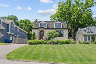 219 Chicago Avenue N, Wayzata, MN 55391
