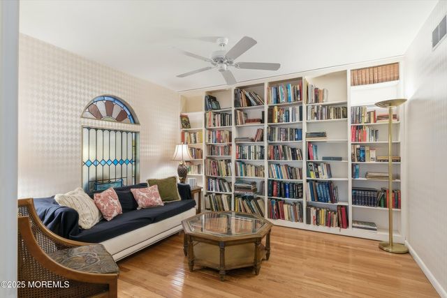 8 Glenwood Drive, Tinton Falls, NJ 07724