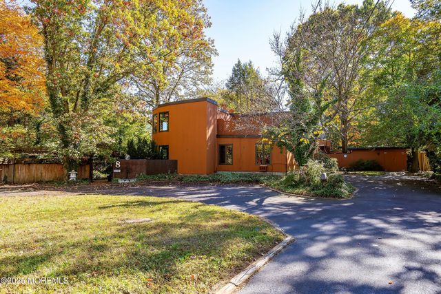 8 Glenwood Drive, Tinton Falls, NJ 07724