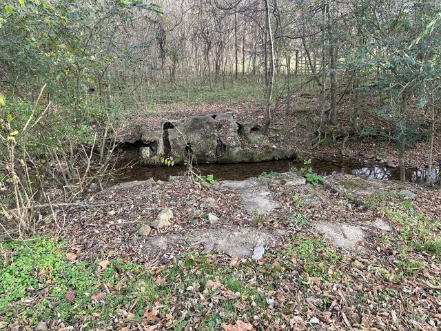 210 Trotter Rd, Waverly, TN 37185