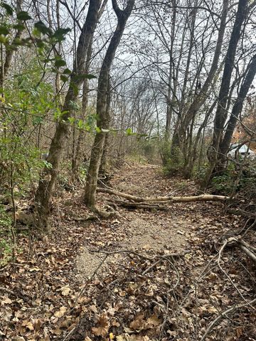 210 Trotter Rd, Waverly, TN 37185