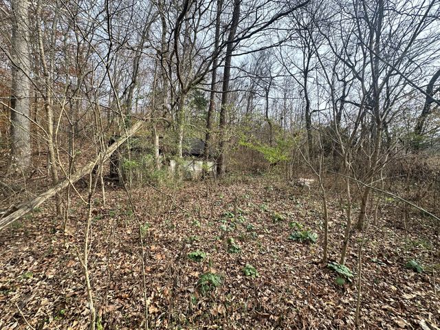 210 Trotter Rd, Waverly, TN 37185