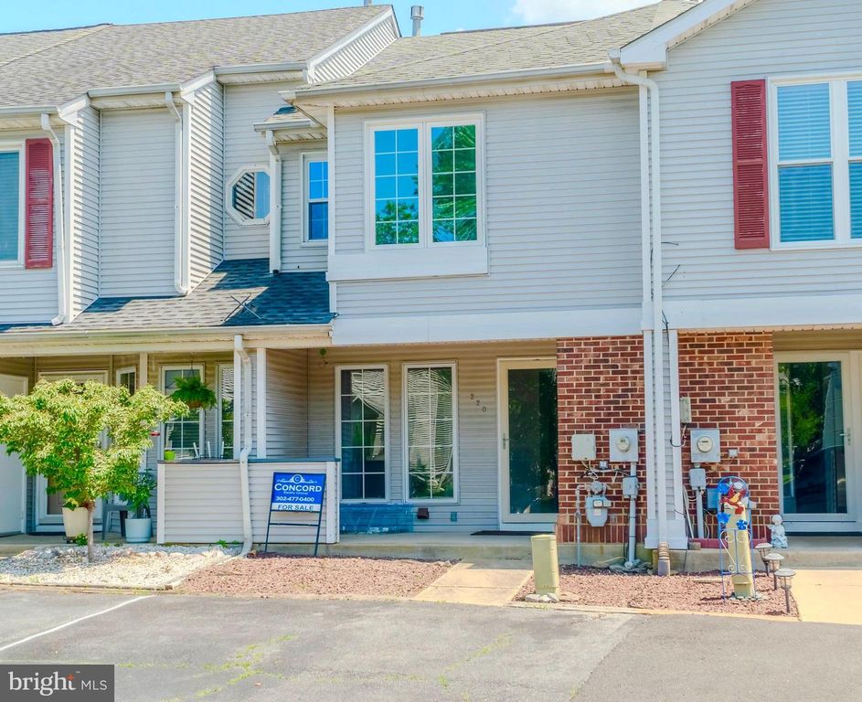 220 LAKE ARROWHEAD CIR, Bear, DE 19701