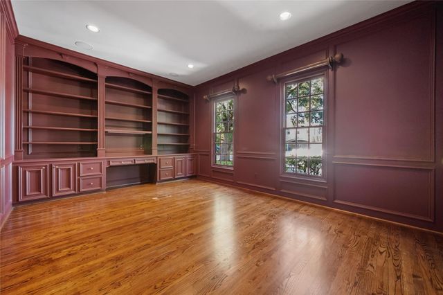 4033 Piping Rock Lane, Houston, TX 77027