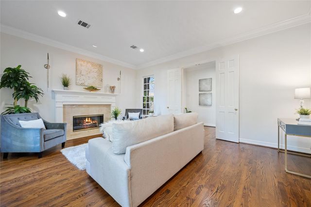 4033 Piping Rock Lane, Houston, TX 77027