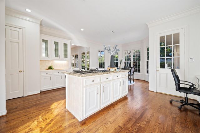 4033 Piping Rock Lane, Houston, TX 77027