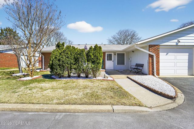 1263B Hamilton Court, Lakewood, NJ 08701