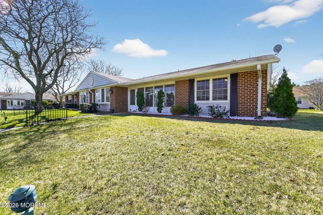 1263B Hamilton Court, Lakewood, NJ 08701