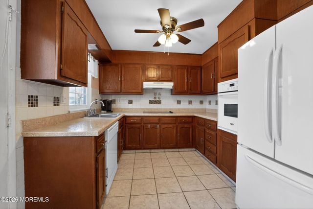 1263B Hamilton Court, Lakewood, NJ 08701