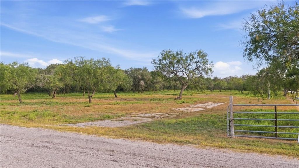 13921 CR 962, Sinton, TX 78387 — photo 3
