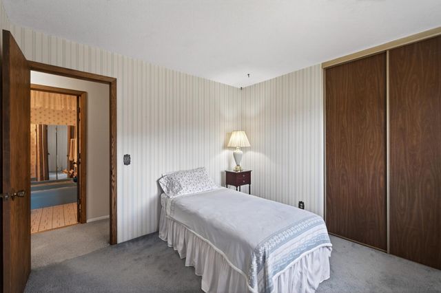 2420 Lancaster Lane N, Plymouth, MN 55441