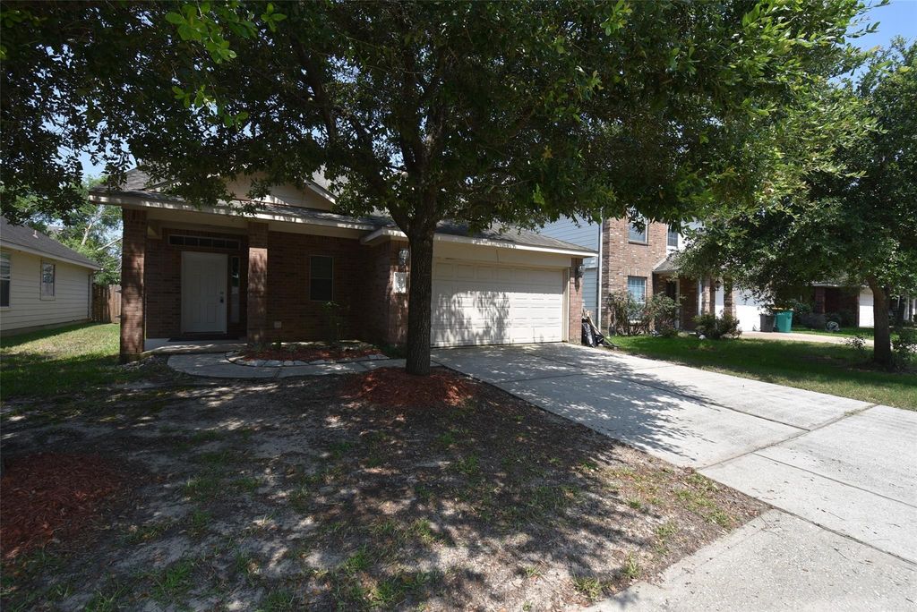 21603 Falvel Lake Drive, Spring, TX 77388