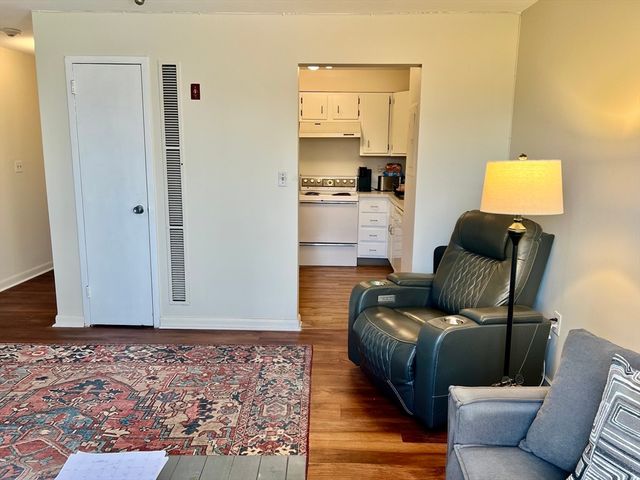 1006 Paradise Road 2-A, Swampscott, MA 01907