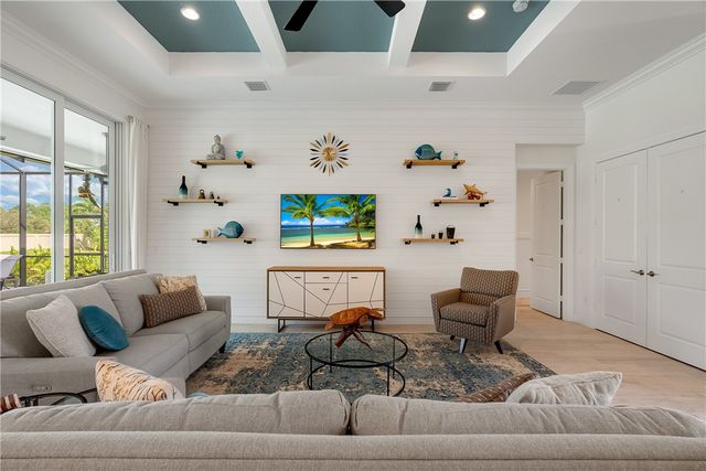 5691 Bent Pine Square, Vero Beach, FL 32967