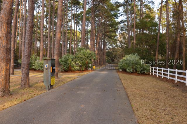 12 Vista Blvd W, St Helena Island, SC 29920