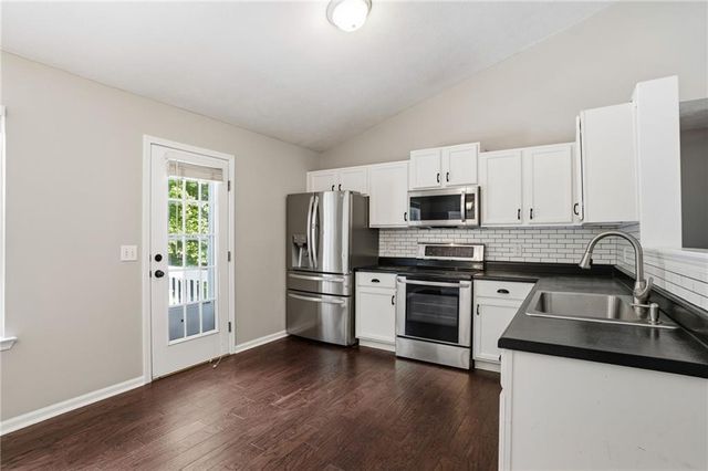 4098 Parks Road, Flowery Branch, GA 30542