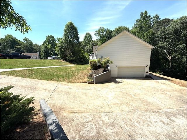 4098 Parks Road, Flowery Branch, GA 30542