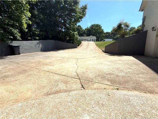 4098 Parks Road, Flowery Branch, GA 30542
