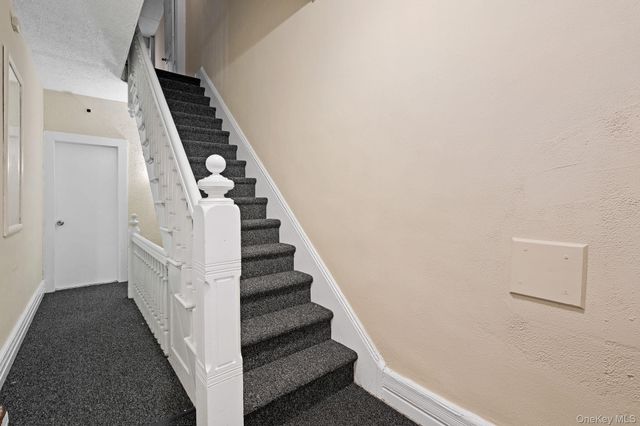 61 Overlook Place, Newburgh, NY 12550