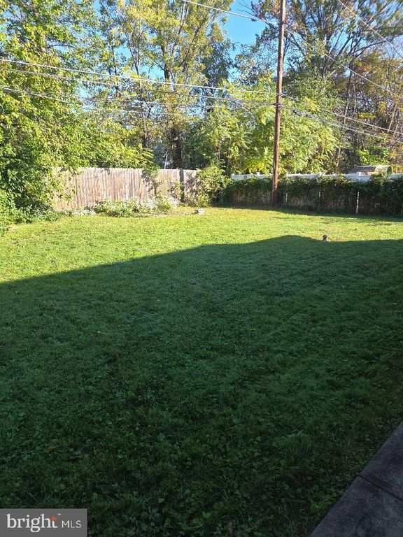 41 WHITEWOOD DR, LEVITTOWN, PA 19057 — photo 3