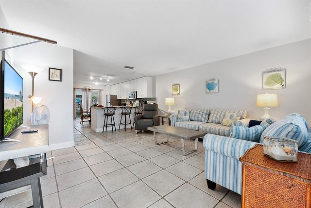 1968 NE 3rd Street 1, Deerfield Beach, FL 33441