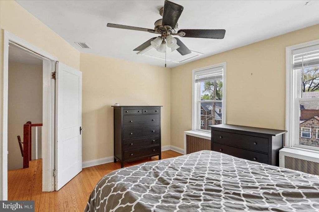 Image 15 of property listing at 33 NUNNERY LN, Catonsville, MD 21228