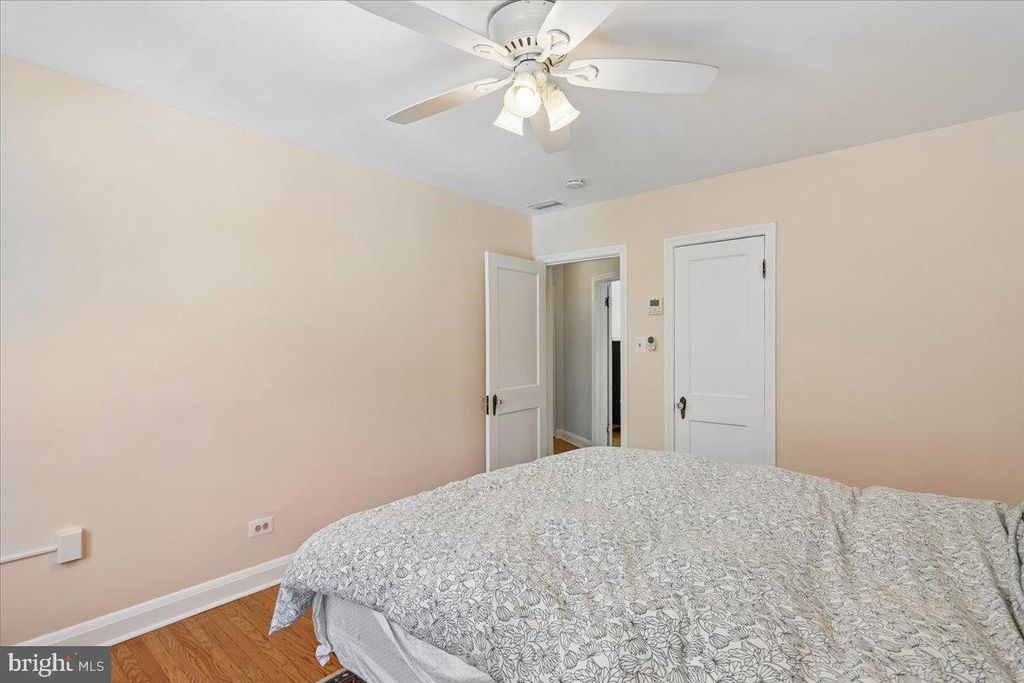 Image 18 of property listing at 33 NUNNERY LN, Catonsville, MD 21228