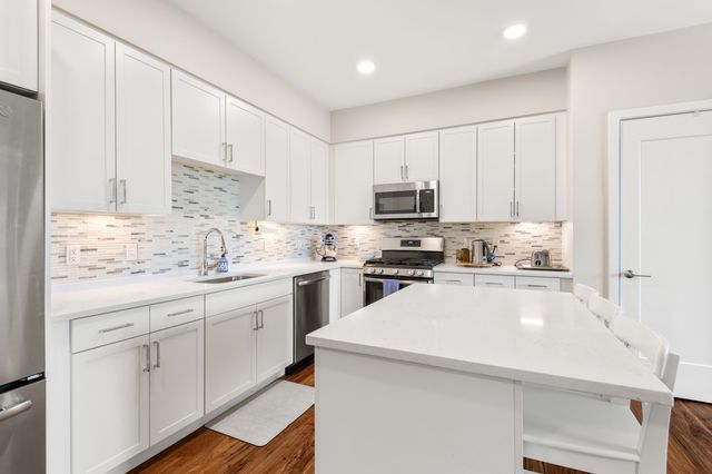 3531 Washington St Unit 304, Boston, MA 02130