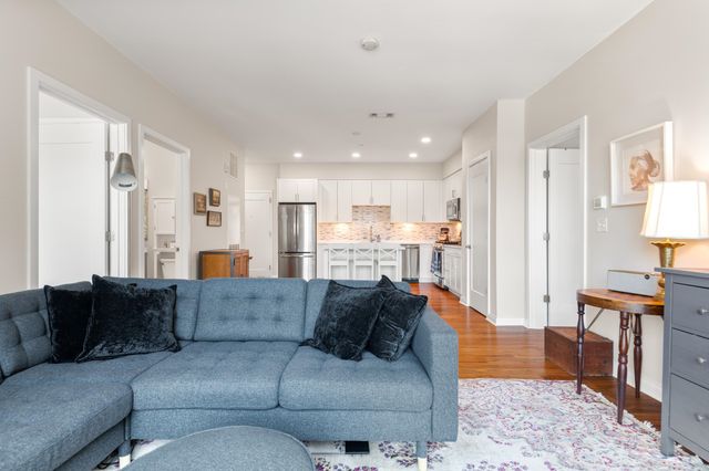3531 Washington St Unit 304, Boston, MA 02130