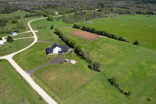 10477 Acacia Lane, Hearne, TX 77859