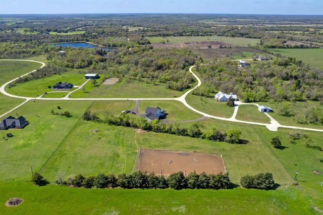 10477 Acacia Lane, Hearne, TX 77859