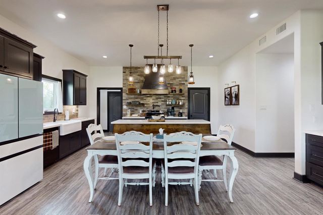 10477 Acacia Lane, Hearne, TX 77859