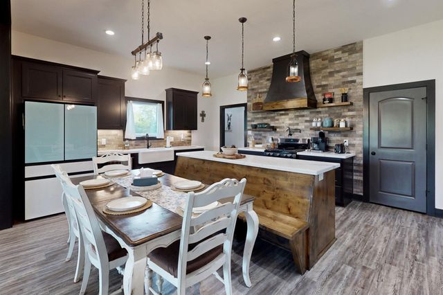 10477 Acacia Lane, Hearne, TX 77859