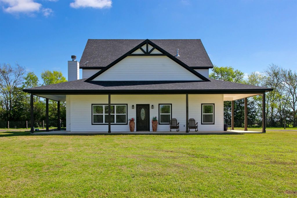 10477 Acacia Lane, Hearne, TX 77859