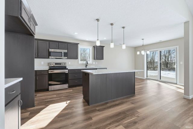 802 Lagonda Trail, Fort Wayne, IN 46818