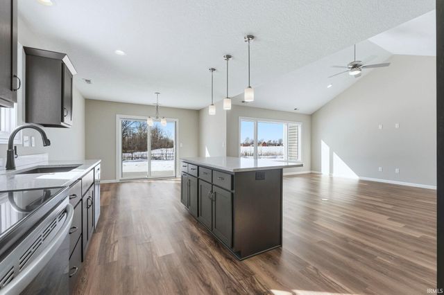 802 Lagonda Trail, Fort Wayne, IN 46818