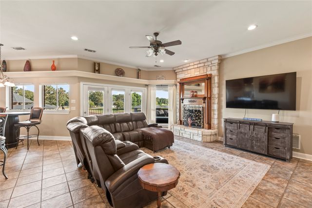 180 Surls Drive, Mabank, TX 75156