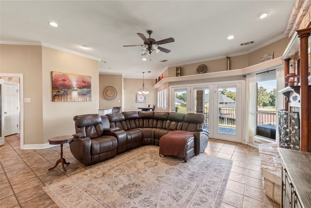 180 Surls Drive, Mabank, TX 75156