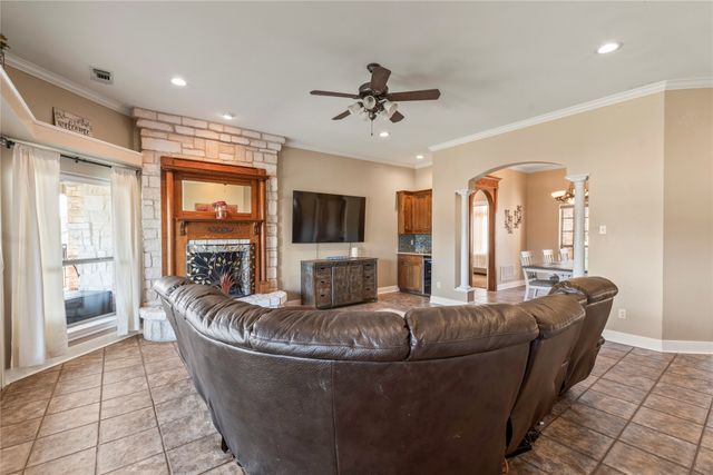 180 Surls Drive, Mabank, TX 75156