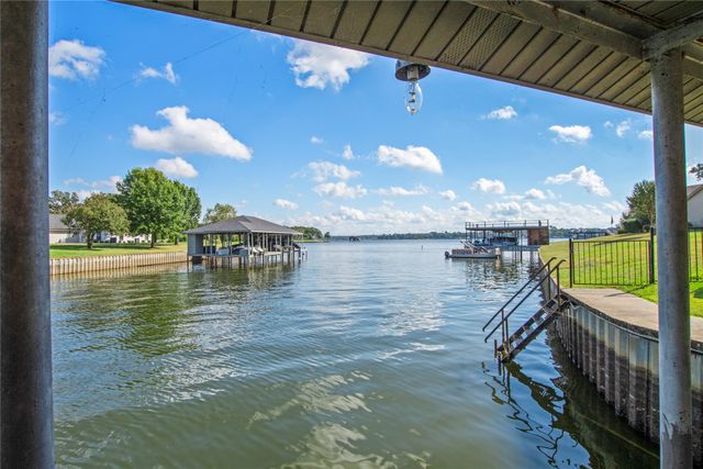 180 Surls Drive, Mabank, TX 75156
