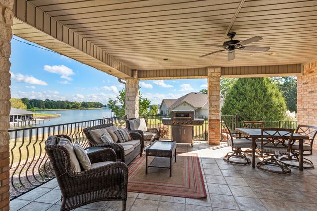 180 Surls Drive, Mabank, TX 75156