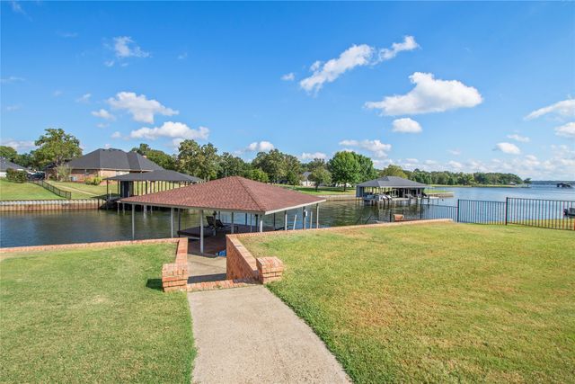 180 Surls Drive, Mabank, TX 75156