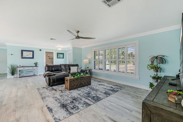 1030 NE 27th Way, Pompano Beach, FL 33062